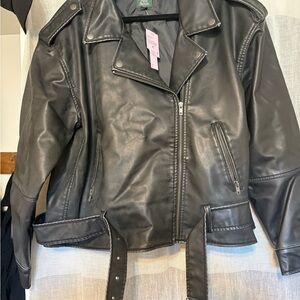 Able Women's Classic Black Leather Jacket